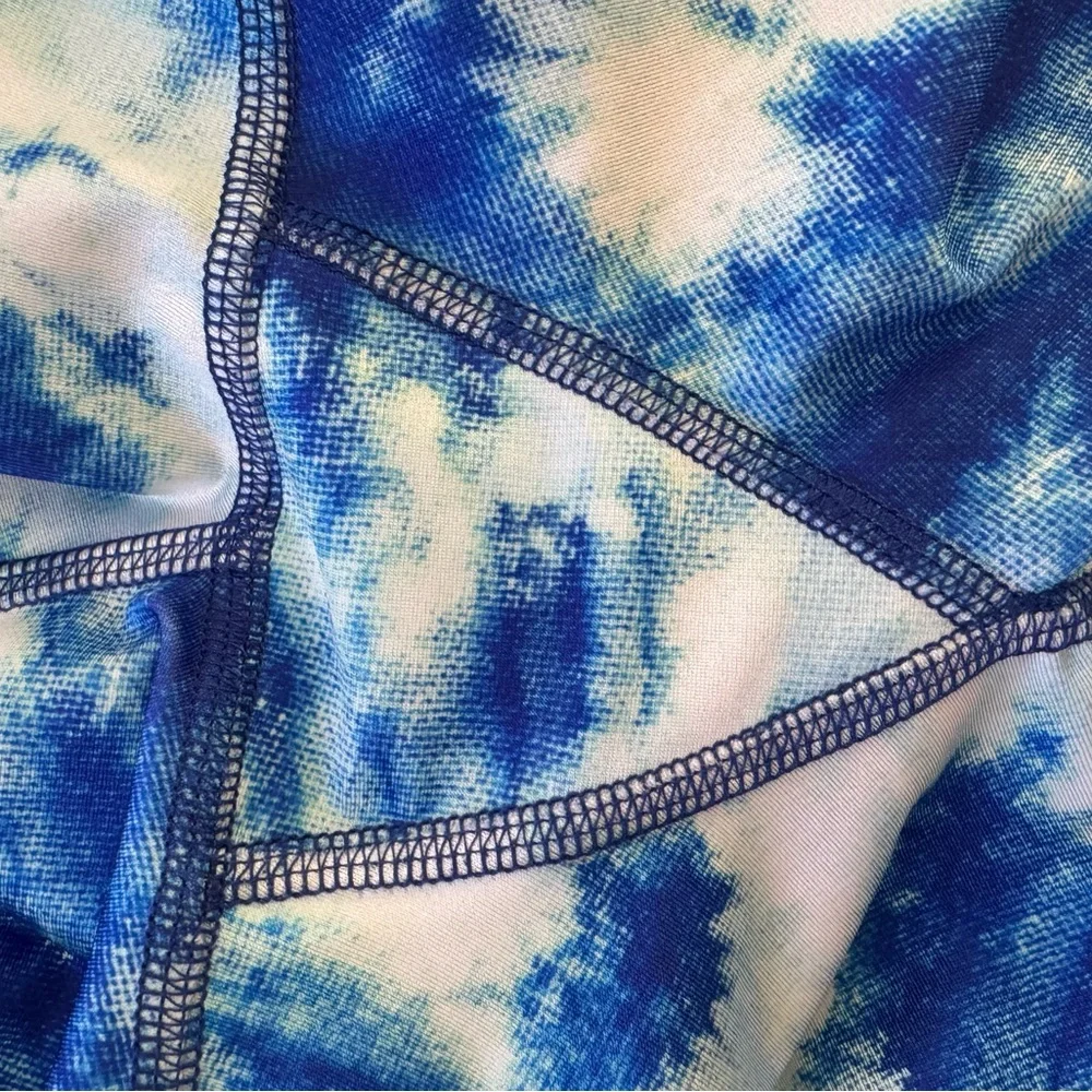 TEREZ Skys The Limit Capri 22” inseam Cloud Blue White Tie Dye Leggings Large